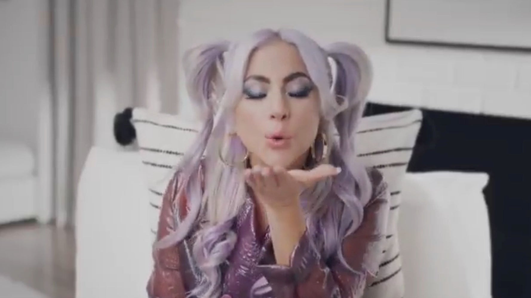 レディー ガガさん 日本語で 愛してます と投げキッス 東日本大震災10年で動画メッセージ 3 11 ハフポスト レディー ガガさん 日本語で 愛してます と投げキッス 東日本大震災10年で動画メッセージ 3 11 ハフポスト