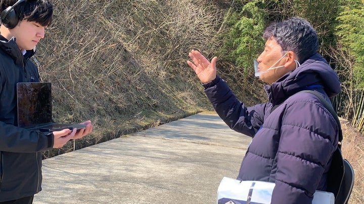 オンラインで授業を行う、大川小遺族の佐藤敏郎さん