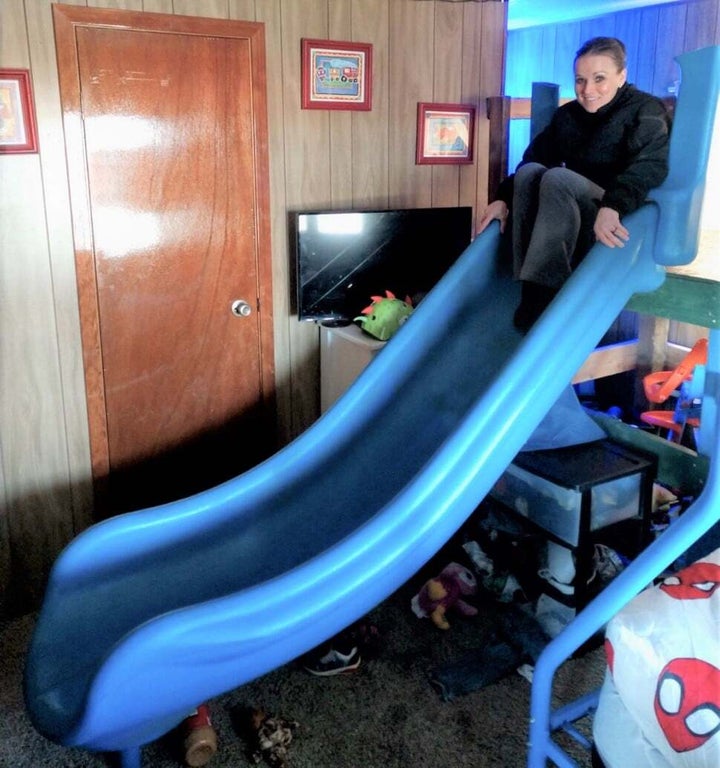 180キロの滑り台が公園から消える 子供用2段ベッドの 階段 として見つかる ハフポスト World 180キロの滑り台が公園から消える 子供用2段ベッドの 階段 として見つかる ハフポスト World