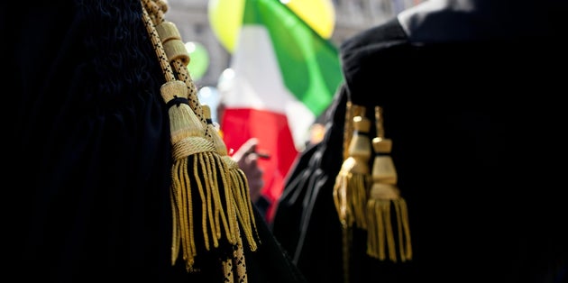Covid, si cambia: coprifuoco dalle 23, cancellato dal 21 giugno. Recovery: fondi a rischio slittamento Covid, si cambia: coprifuoco dalle 23, cancellato dal 21 giugno. Recovery: fondi a rischio slittamento