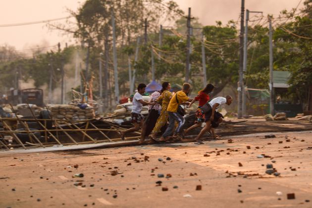 Ce dimanche 14 mars, de nouvelles violences ont été commises par la junte militaire au pouvoir depuis un récent coup d'État. 18 personnes au moins sont mortes parmi les manifestants.