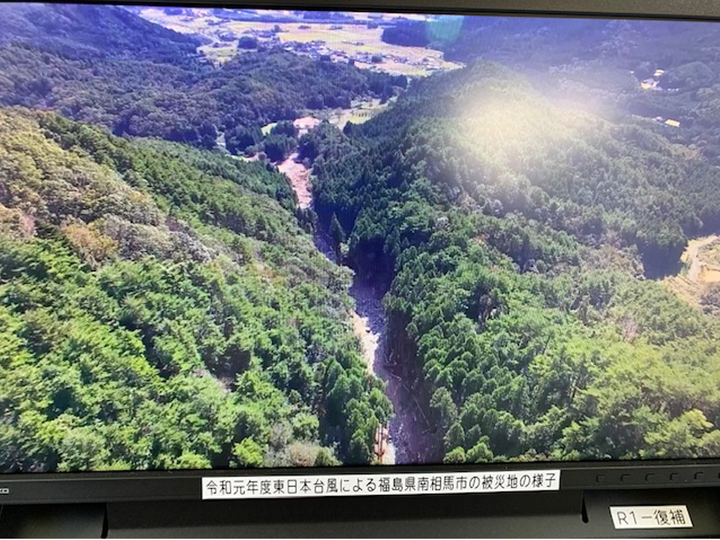 無人飛行機から送られてきた映像。驚くべき解像度です