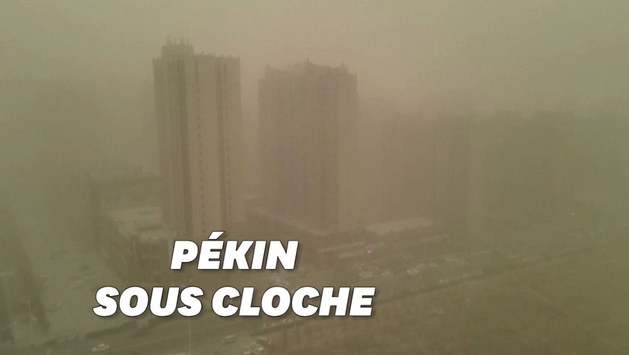 Le ciel de Pékin opaque à cause d'une tempête de sable et de la pollution