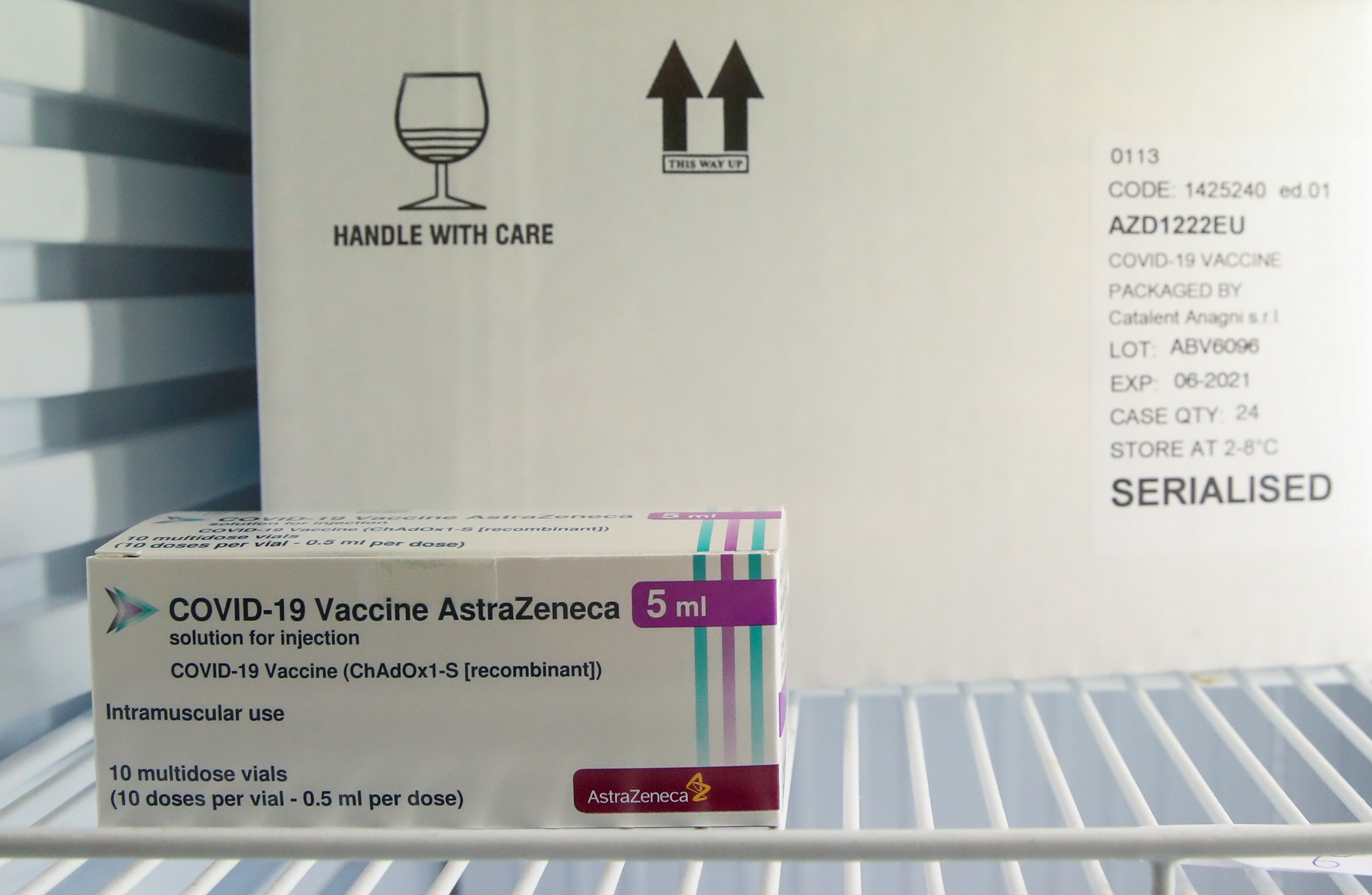 L'Allemagne et Italie suspendent le vaccin AstraZeneca