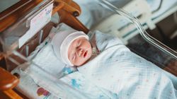 Εμβολιασμένη για τον κορονοϊό γέννησε το πρώτο μωρό με
