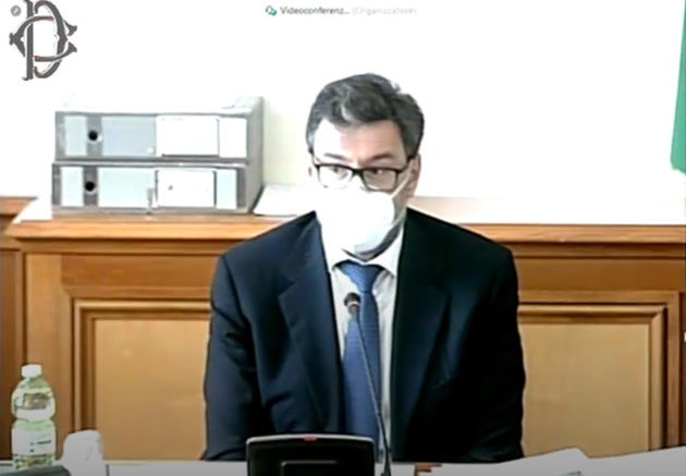 Vola da più di tre metri mentre sta facendo lavori a una imbarcazione: è grave Vola da più di tre metri mentre sta facendo lavori a una imbarcazione: è grave