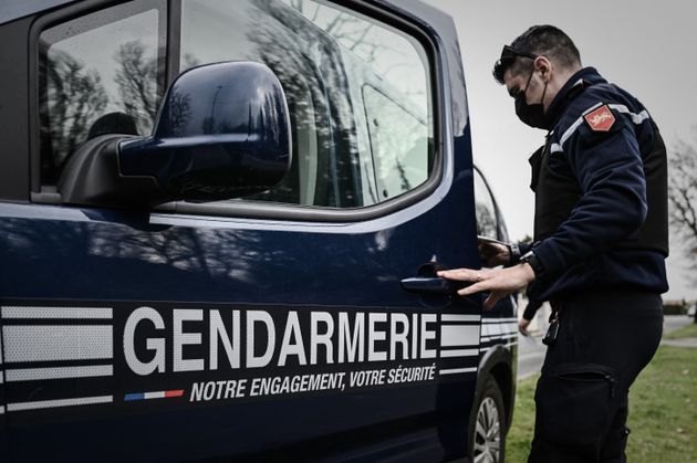 La gendarmerie de la Loire a lancé un appel à témoins (Photo d'illustration: un gendarme à Bordeaux le 2 mars 2021) 