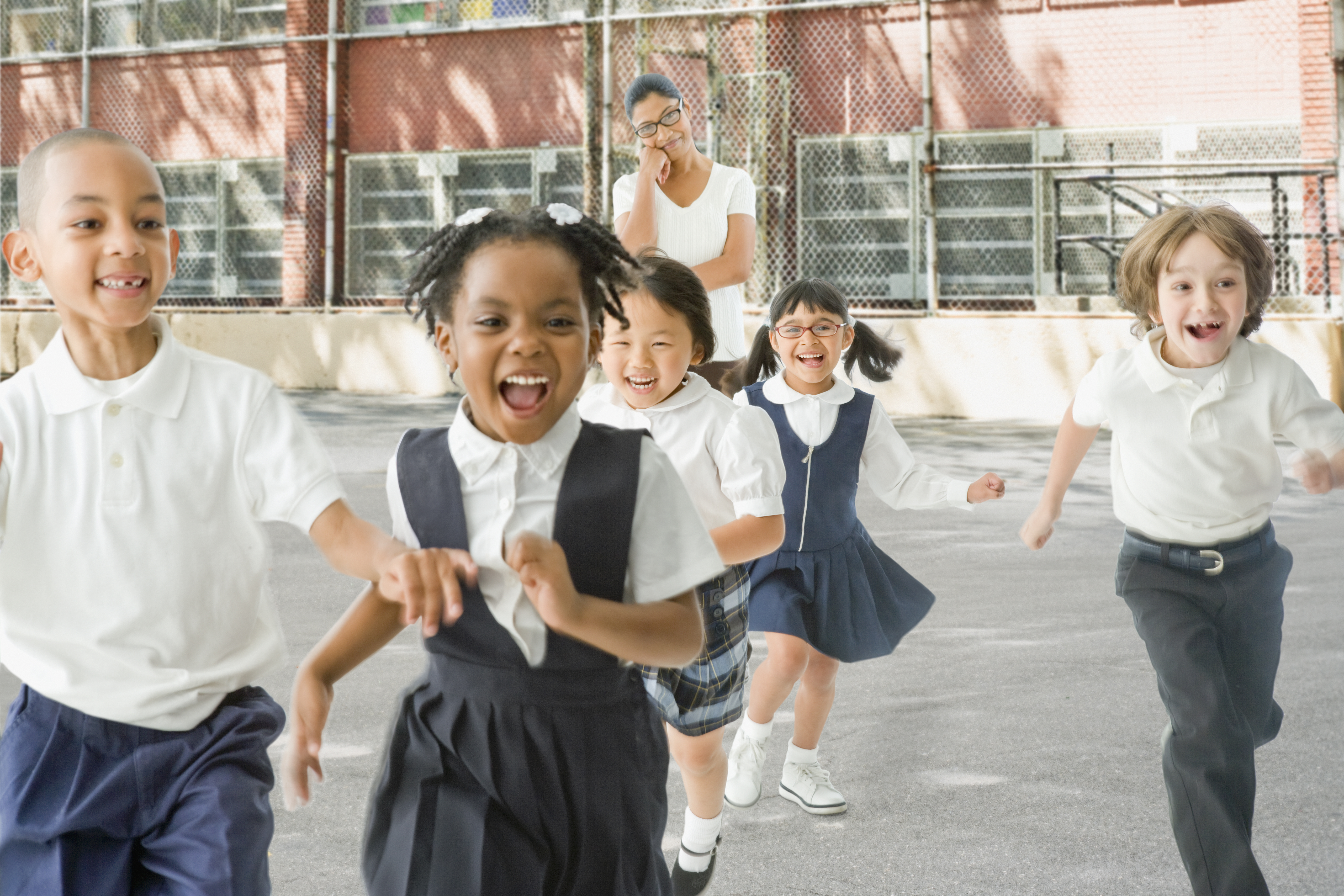 She french at school. Буллинг. At School at the School разница. Break in School. Break at School.