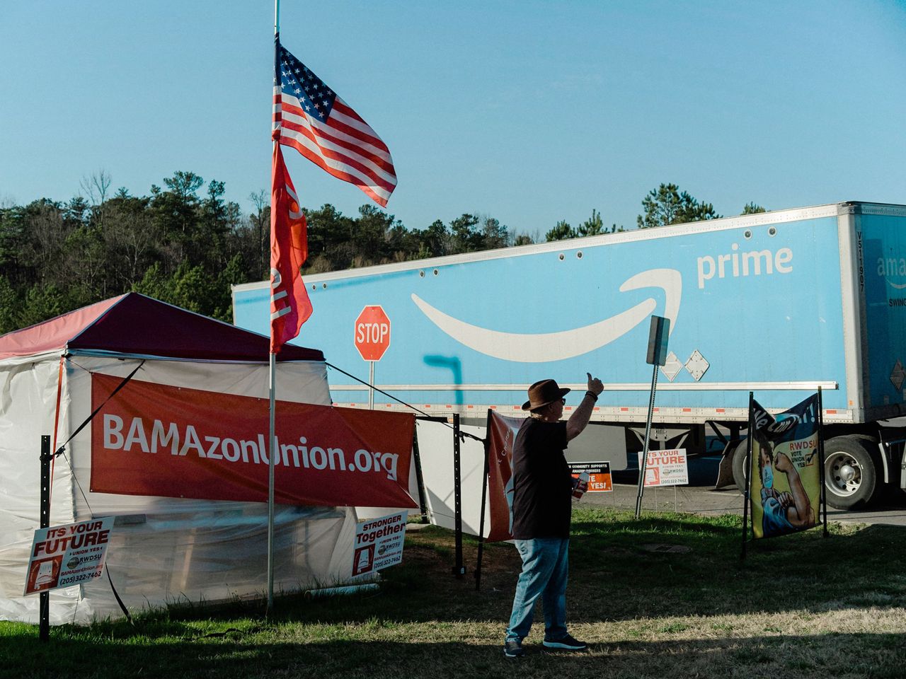 Randy Hadley, president of the RWDSU's Mid-South Council, mobilizes support for the Amazon union drive at a tent near the fulfillment center.