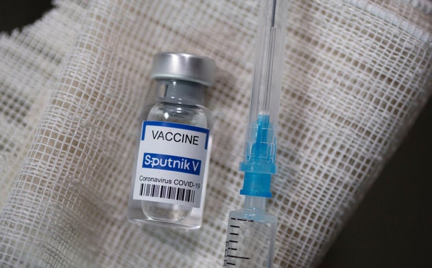 L Allemagne Prete A Commander Le Vaccin Spoutnik S Il Est Autorise Dans L Ue Le Huffpost