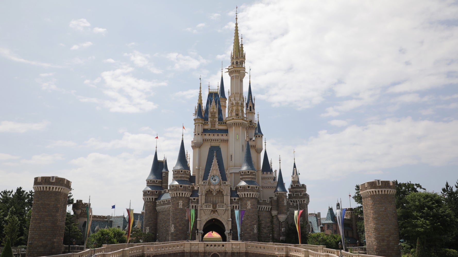 ディズニーチケット購入 3月日から何が変わる 争奪戦 に勝つために知っておきたい事 情報まとめ ハフポスト ディズニーチケット購入 3月日から何が変わる 争奪戦 に勝つために知っておきたい事 情報まとめ ハフポスト
