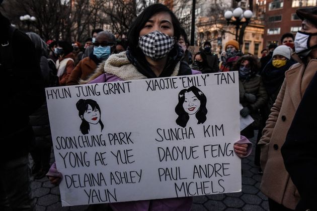 A protest in New York on the 19th. Protesters holding placards with the names of the victims