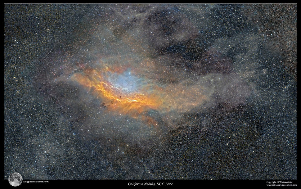 자이크 사진 왼쪽 하단에 있는 캘리포니아 성운(NGC 1499).