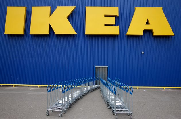 Le procès de la filiale française d’Ikea, accusée d’avoir mis en place un système de surveillance illégal de certains de ses salariés, notamment de syndicalistes, s’est ouvert ce lundi matin devant le tribunal correctionnel de Versailles.  (photo d'illustration (Philippe Lissac /GODONG via Getty Images)