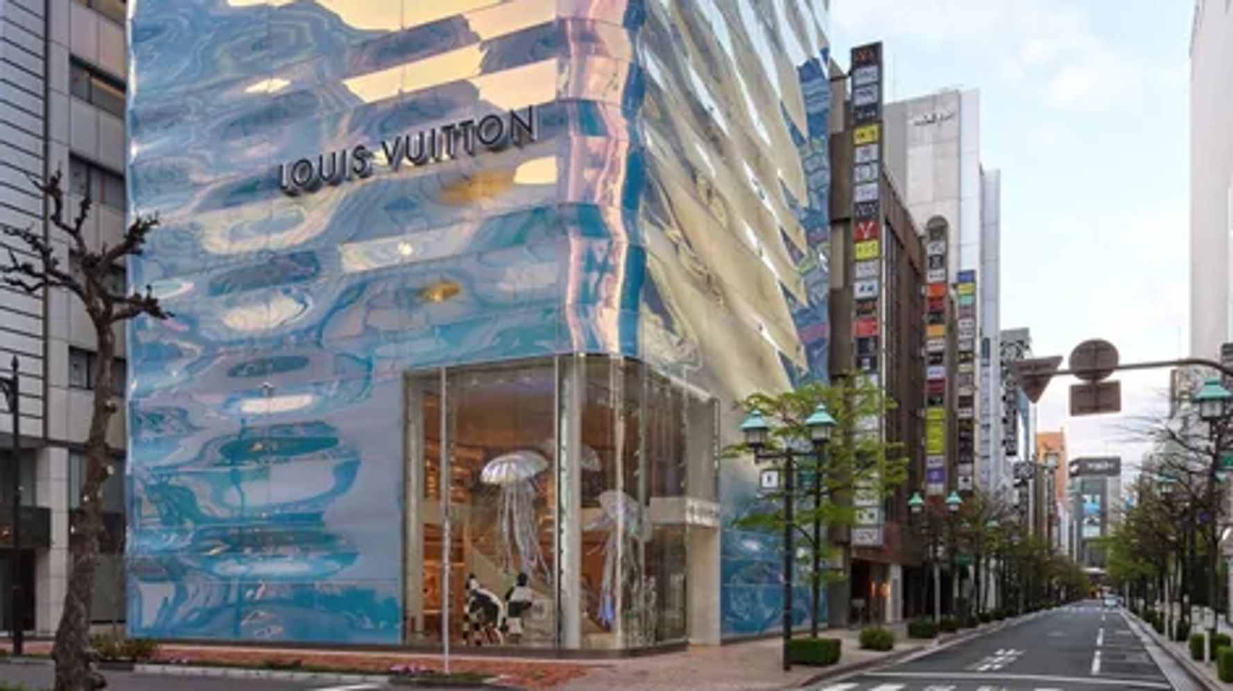 La nouvelle façade de la boutique Louis Vuitton à Tokyo intrigue