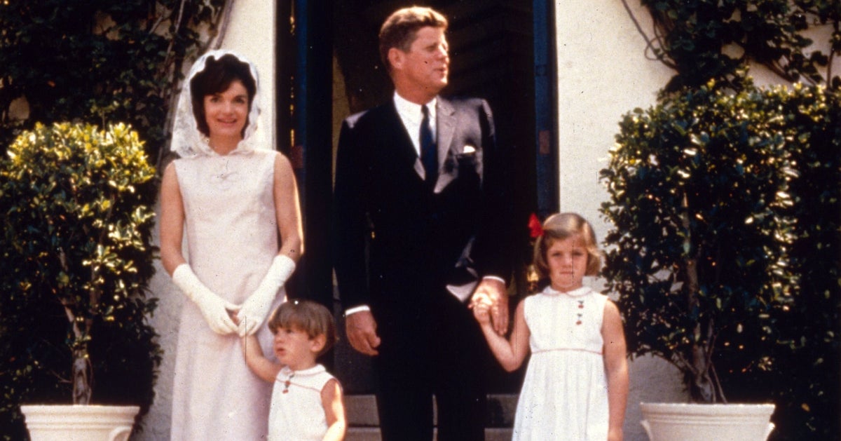 NextImg:26 Vintage Photos Of Fabulous Easter Outfits Past