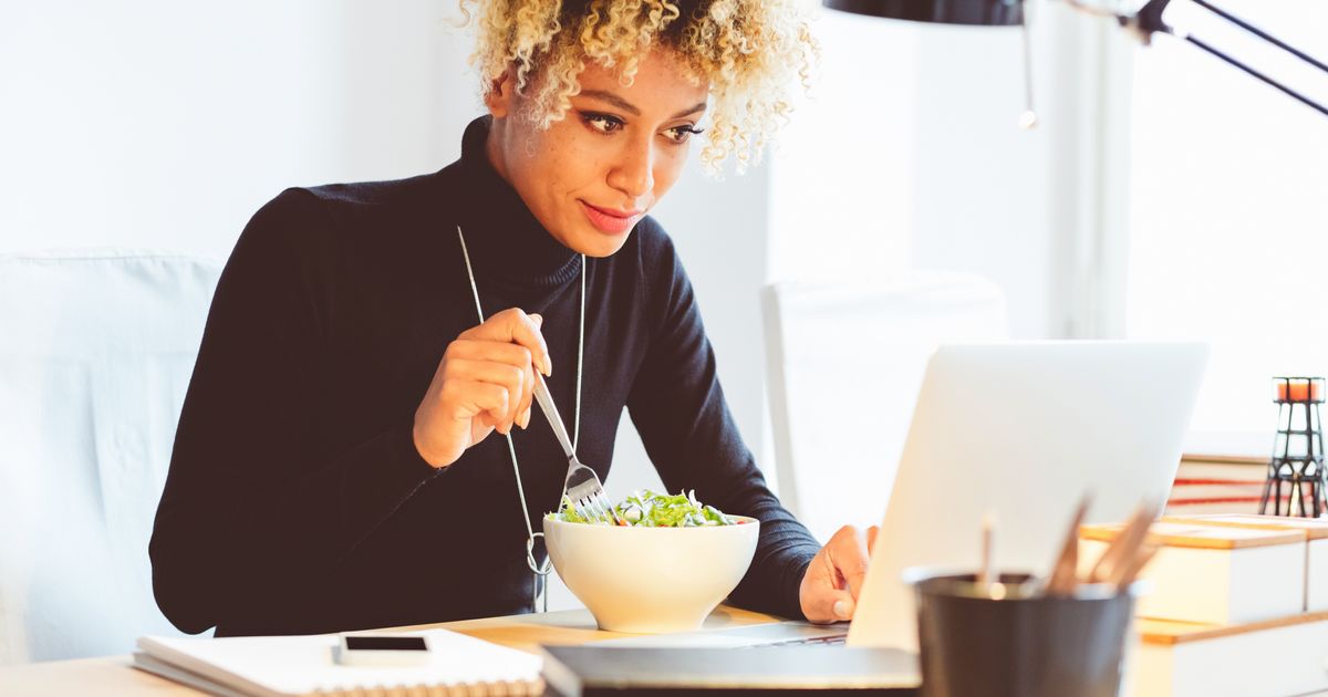 Why You Should Never Eat Lunch At Your Desk (Especially At Home)