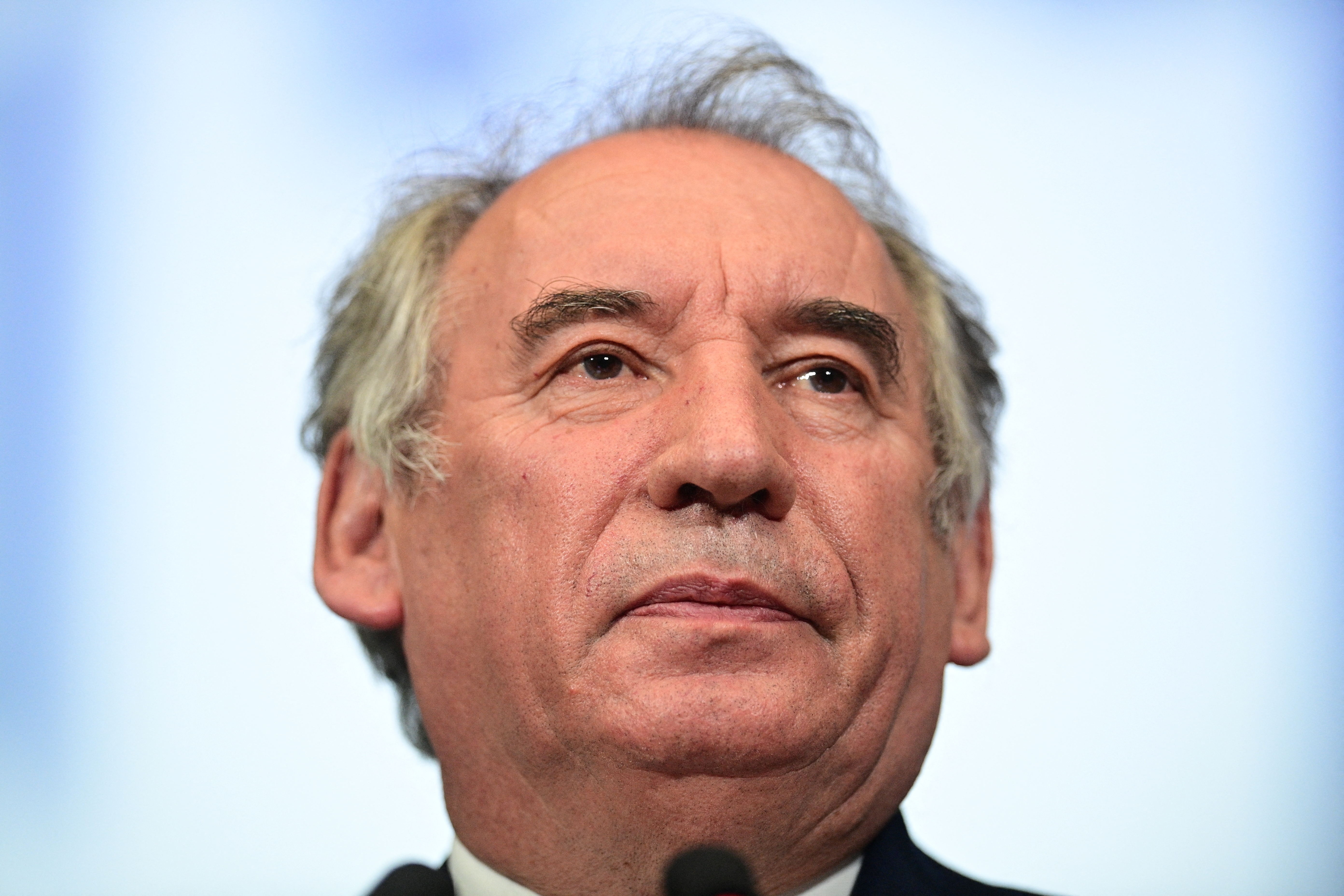 Bayrou défend l'énergie nucléaire pour éviter "une crise du système électrique"