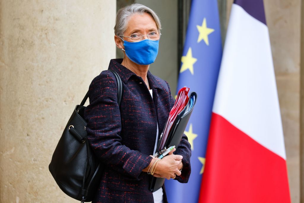 Elisabeth Borne, positive au Covid-19, est sortie de l'hôpital "soulagée"