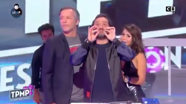 En 2016, Jean-Michel Maire embrasse la poitrine d'une invitée, sans son consentement, sur le plateau de l'émission de Cyril Hanouna, 