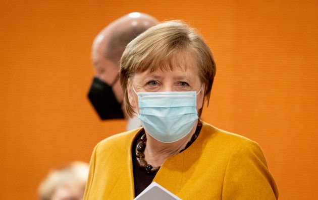 Angela Merkel arrive à la réunion hebdomadaire du cabinet à Berlin, en Allemagne le 24 mars 2021 