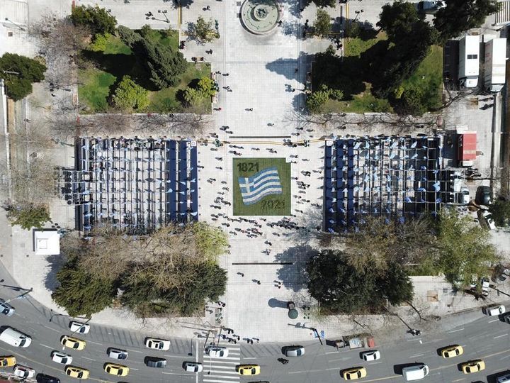 Η πλατεία Συντάγματος γιορτάζει τα 200 χρόνια από την Ελληνική Επανάσταση