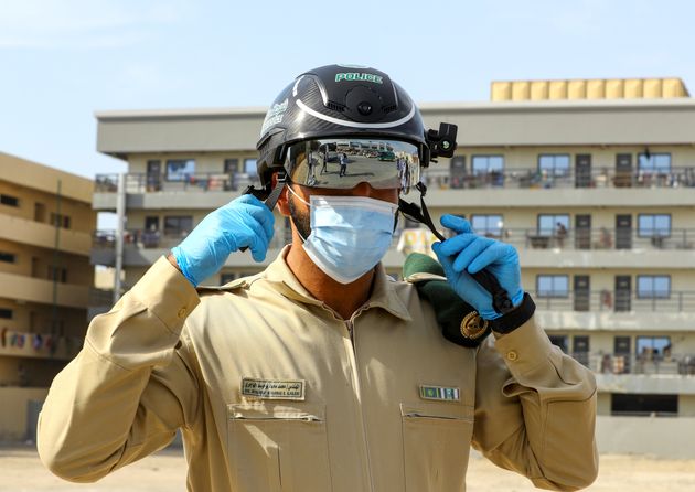 Moufide Bouchibi, considéré comme l'un des plus gros trafiquants de drogue français, a été arrêté à Dubaï après plus d'une décennie de cavale (photo d'illustration prise en avril 2020 et montrant un policier de Dubaï).