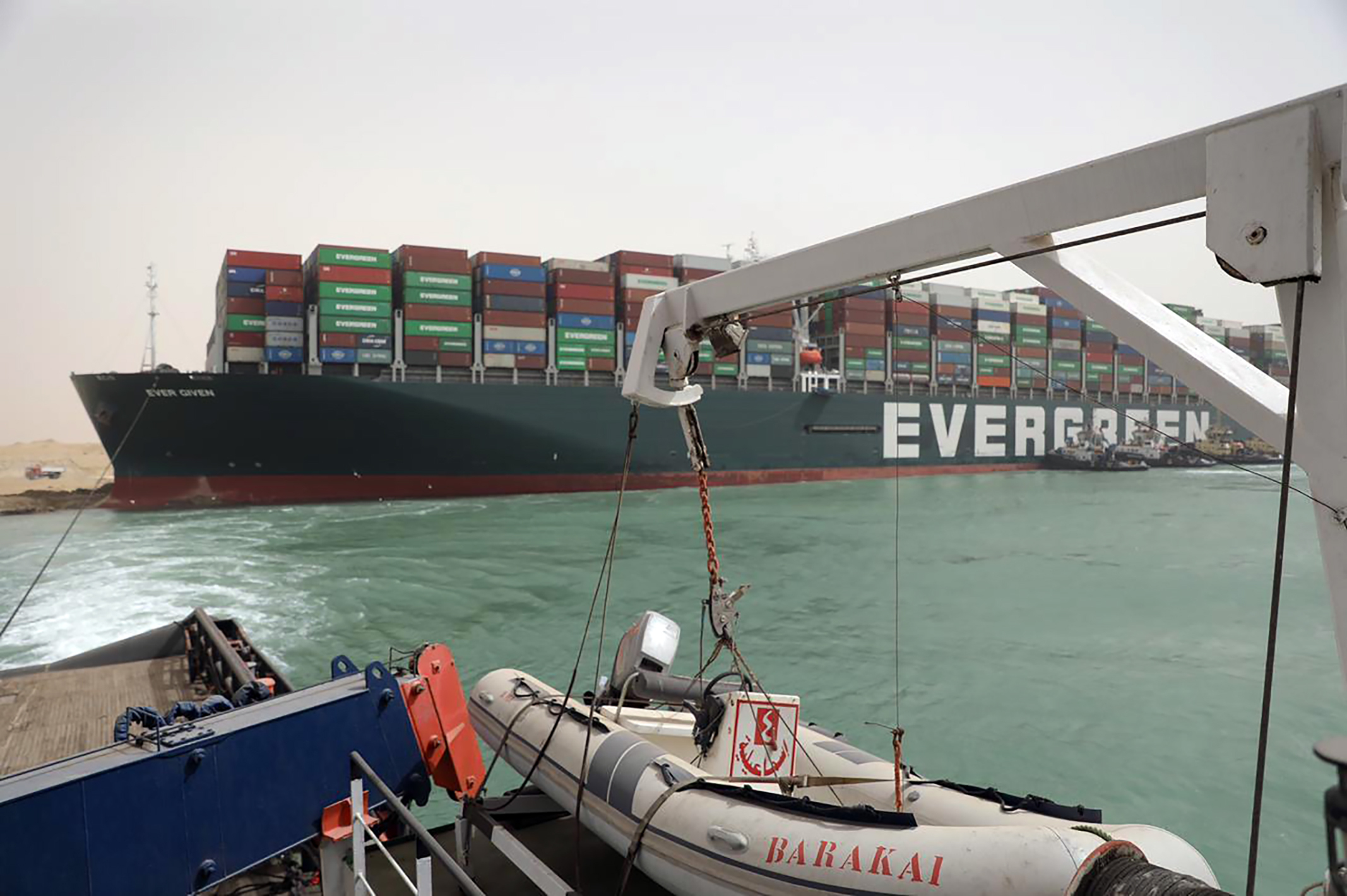 La navigation toujours bloquée dans le Canal de Suez