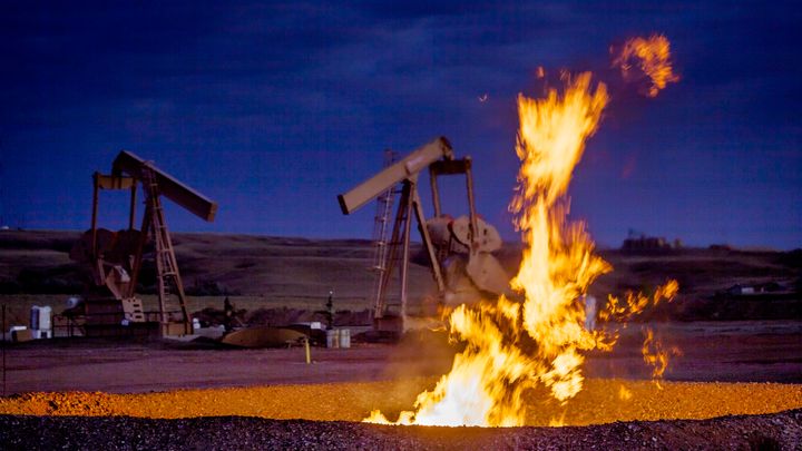 The primary component of natural gas is methane, which is odorless when it comes directly out of the gas well. In addition to methane, natural gas typically contains other hydrocarbons such as ethane, propane, butane and pentanes. 