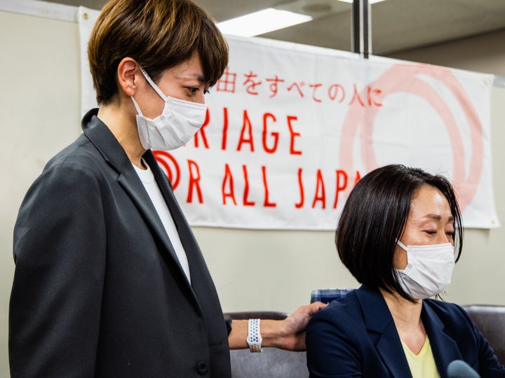 福田理恵さん（右）と藤井美由紀さん