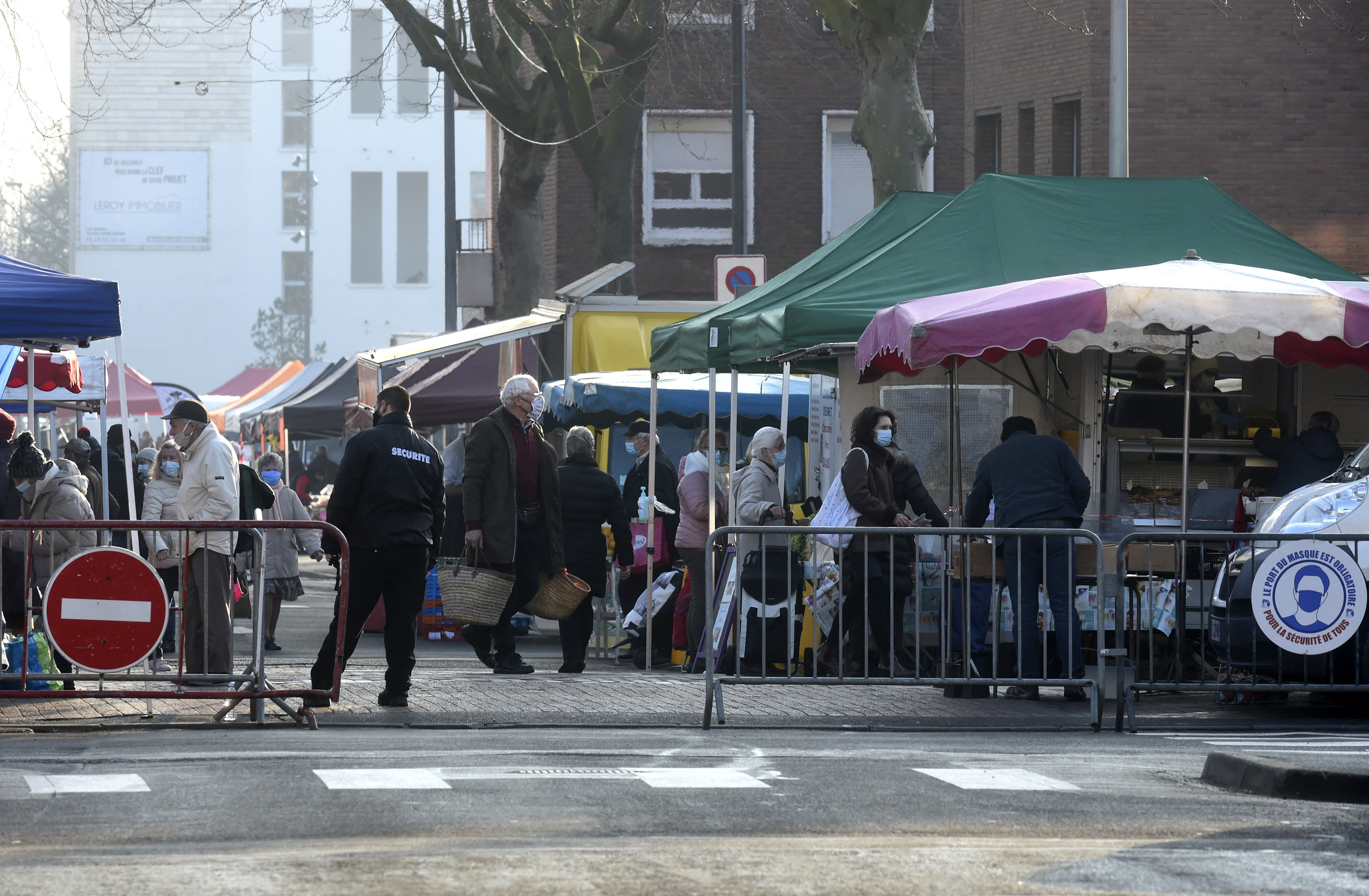 Confinement: À Dunkerque et Boulogne-sur-Mer, les commerces autorisés à vendre dans la rue