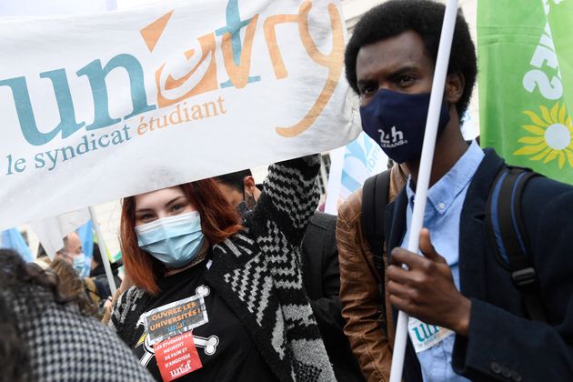 Le syndicat étudiant Unef dans le cortège de la manifestation contre la précarité étudiante, le 16 mars 2021.