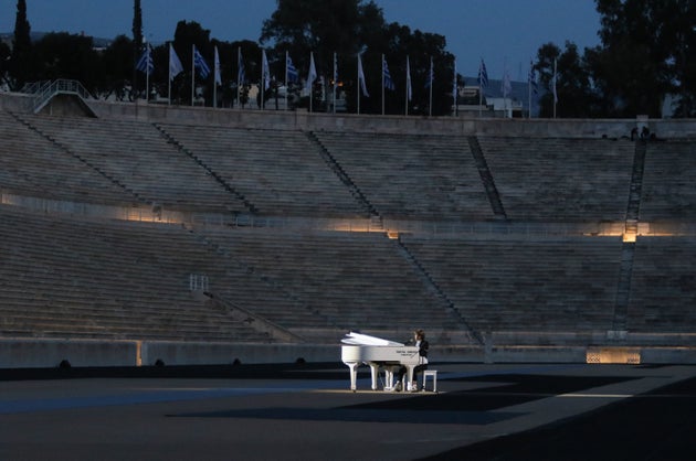 Στιγμιότυπο από την τελετή φωταγώγησης του Παναθηναϊκού σταδίου