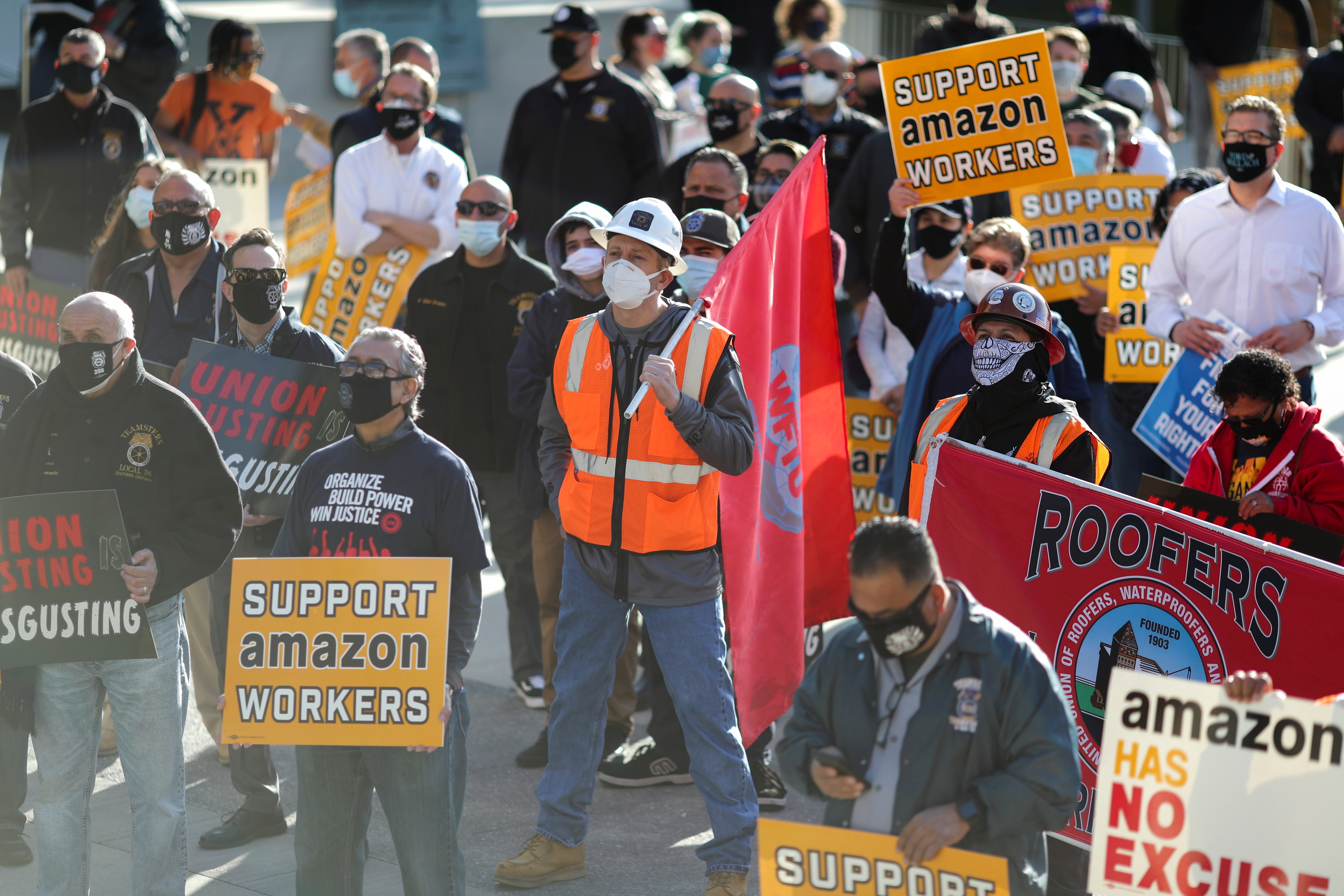 Amazon: des employés concluent un vote historique pour créer un syndicat américain