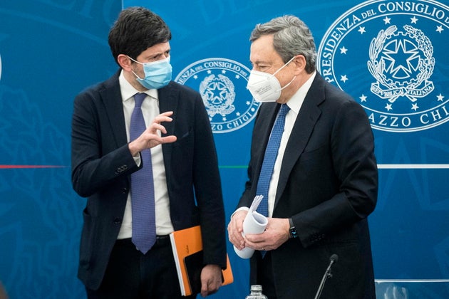 La stretta di Draghi e Speranza sui viaggi all'estero a Pasqua. Può durare fino a maggio | L'HuffPost