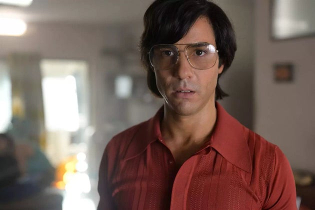 Tahar Rahim dans le rôle de Charles Sobhraj pour la série