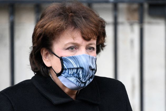 Roselyne Bachelot photographiée à l'église Saint Sulpice à Paris