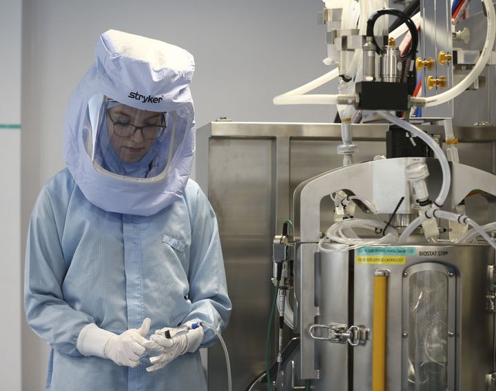 Εργοστάσιο παραγωγής εμβολίων Pfizer, BioNTech, στην Γερμανία.