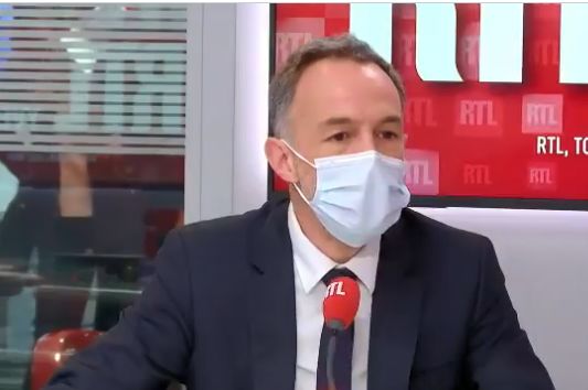 Emmanuel Grégoire, premier adjoint d'Anne Hidalgo, sur RTL le 6 avril.