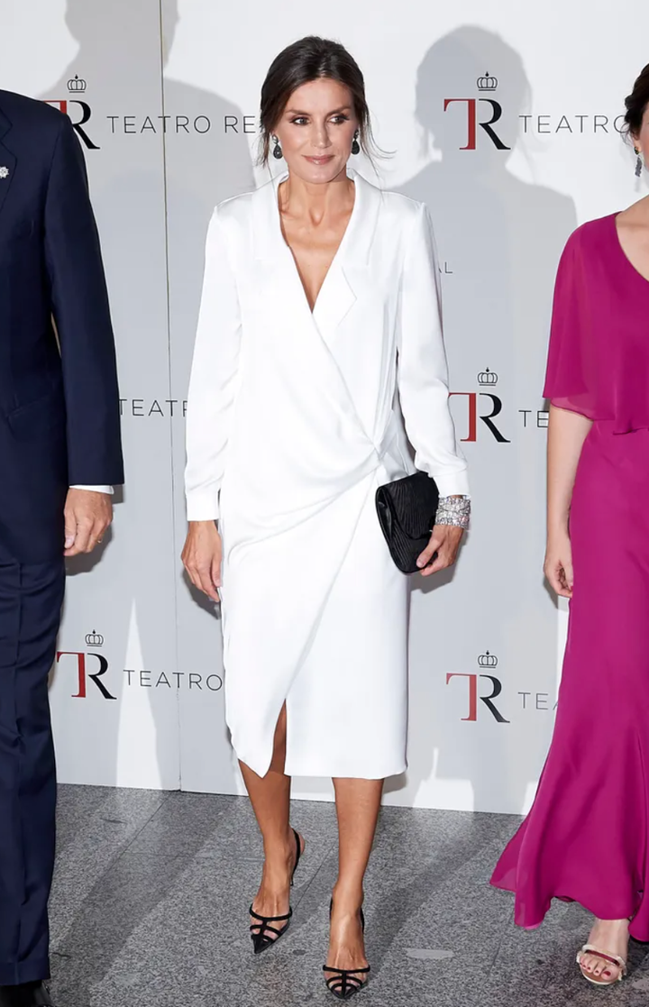 El vestido blanco de Lola Li.