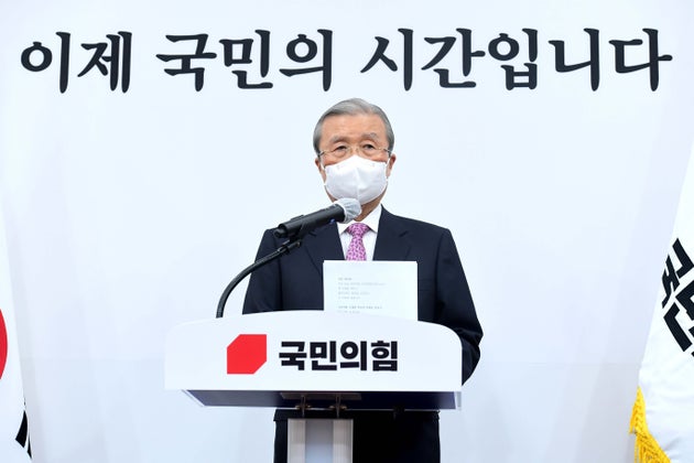김종인 국민의힘 비상대책위원장이 8일 오전 서울 여의도 국회에서 사퇴 기자회견을 하고 있다. 2021.4.8