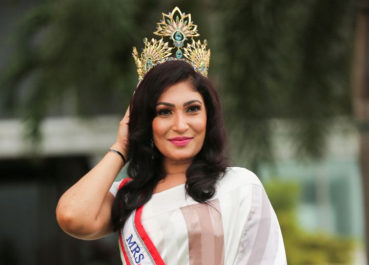 Η βασίλισσα ομορφιάς Πουσπίκα ντε Σίλβα κέρδισε τον τίτλο της «Mrs Σρι Λάνκα».
