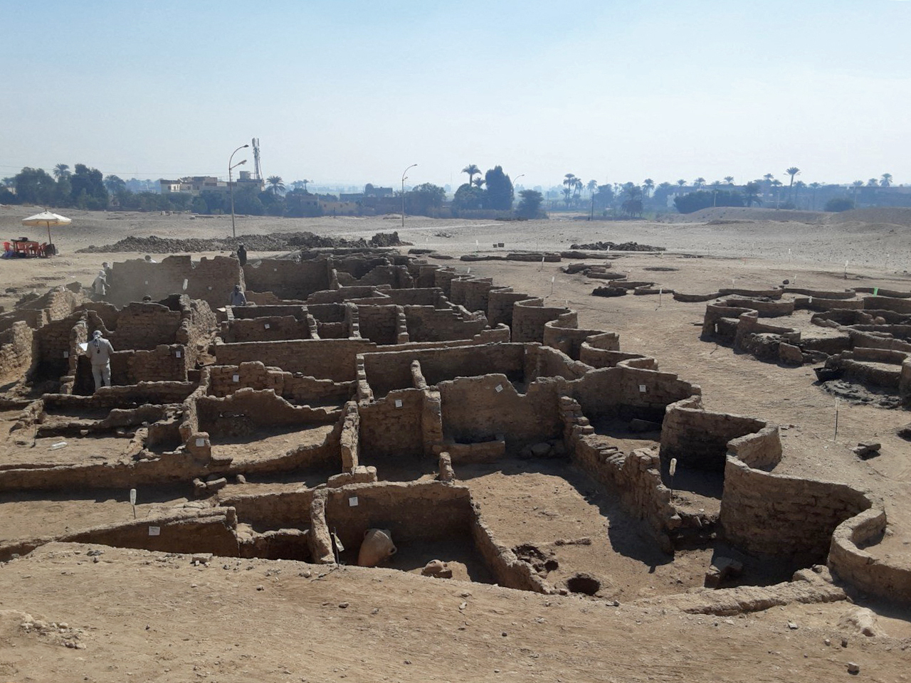 Découverte de "la plus grande ville antique" d'Égypte près de Louxor