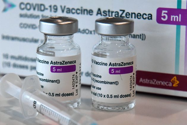 Des flacons du vaccin anti-Covid-19 d'AstraZeneca photographiés dans un centre de vaccination à Nuremberg, en Allemagne, le 18 mars 2021.