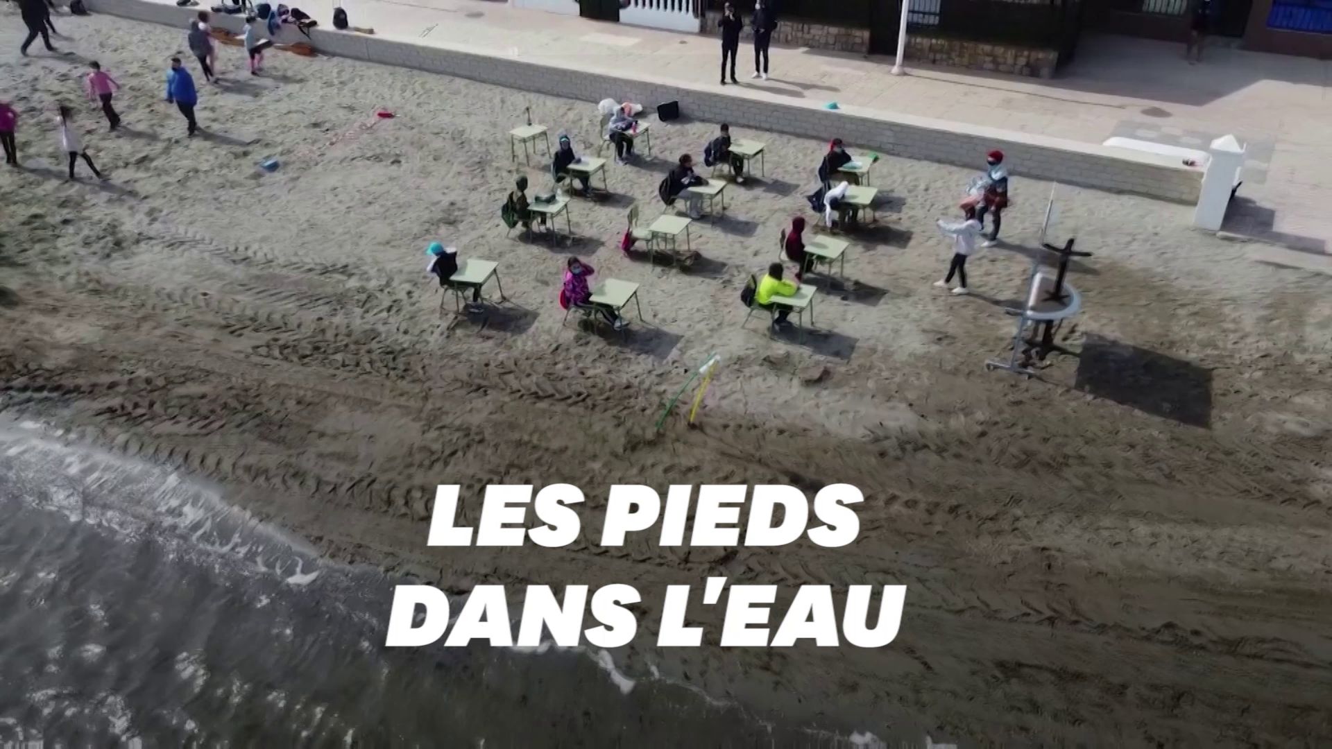 Covid-19: cette école espagnole s'est installée sur la plage