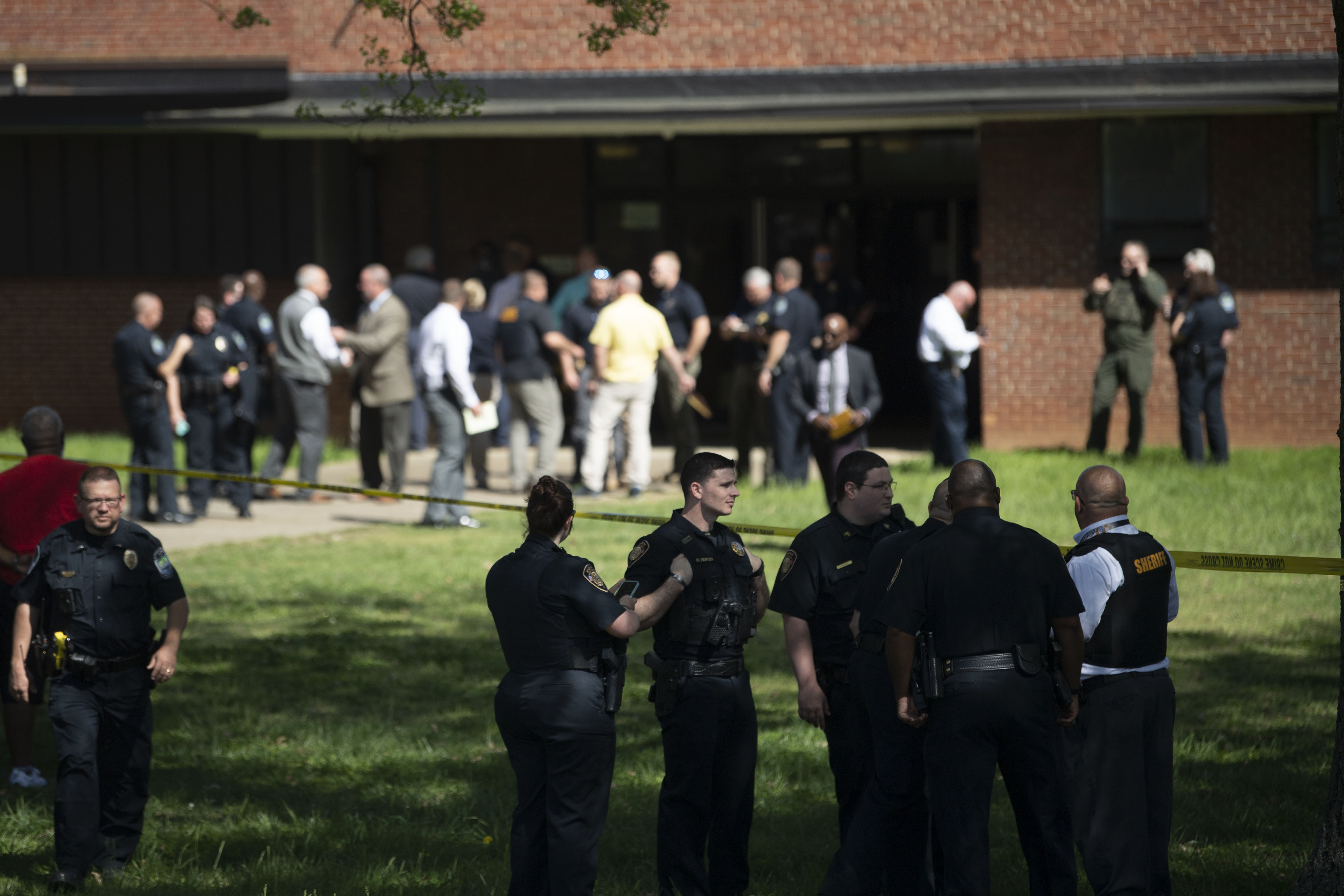 Tennessee: plusieurs personnes touchées par des tirs dans un lycée de Knoxville