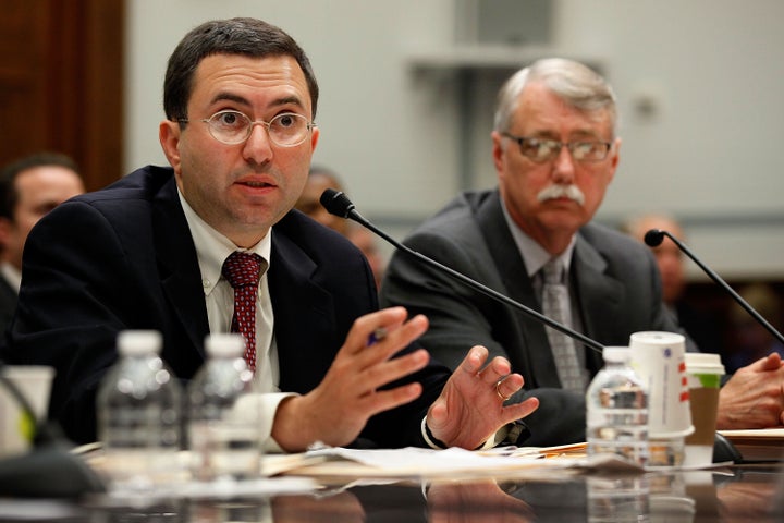 Principal Deputy Food and Drug Administration Commissioner Joshua Sharfstein (left) and Acting Associate FDA Commissioner for Regulatory Affairs Michael Chappell testify May 27, 2010, before the House Oversight and Government Reform Committee on a voluntary recall of over-the-counter medications.