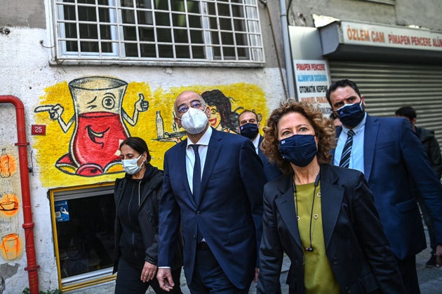 14 Απριλίου 2021. Ο Νίκος Δενδιας φτάνει στο ελληνικό Γενικό Προξενείο της Κωνσταντινούπολης. (Photo by Ozan KOSE / AFP) (Photo by OZAN KOSE/AFP via Getty Images)