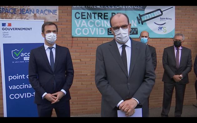 Jean Castex et Olivier Véran le jeudi 15 avril dans un centre de vaccination des Yvelines.