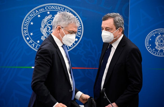 Via libera del Cdm al Def: approvato lo scostamento da 40 miliardi Via libera del Cdm al Def: approvato lo scostamento da 40 miliardi
